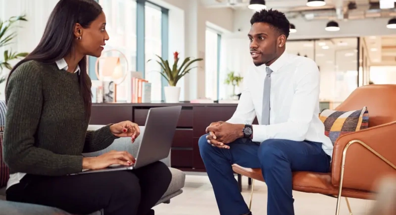 Un entretien professionnel peut être mené par le RH et/ou le manager